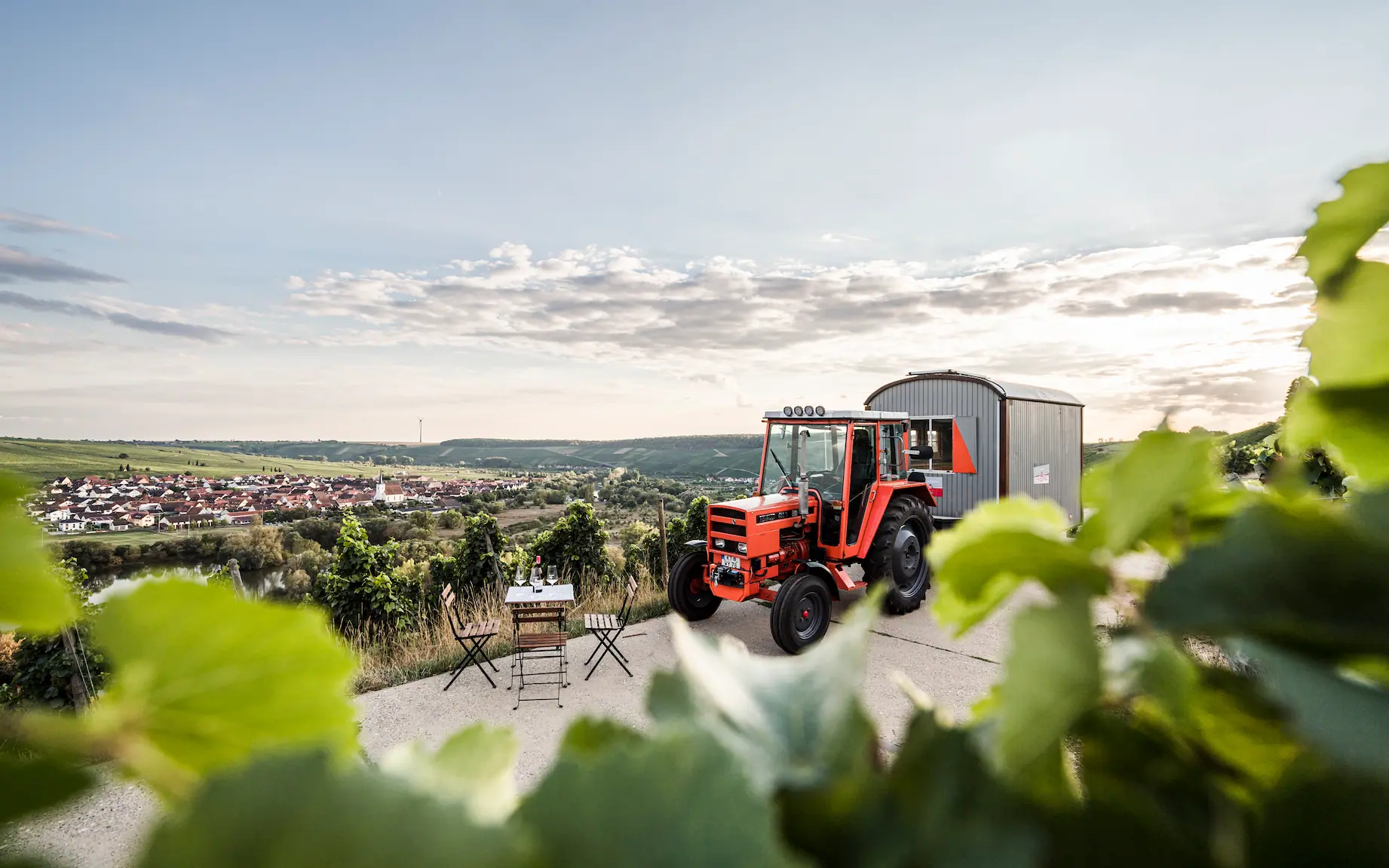 Station des MainGenussTrails in den Weinbergen